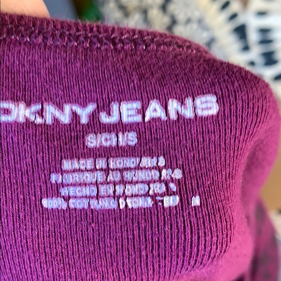 DKNY  jeans small long sleeve NYC tee - Picture 7 of 7